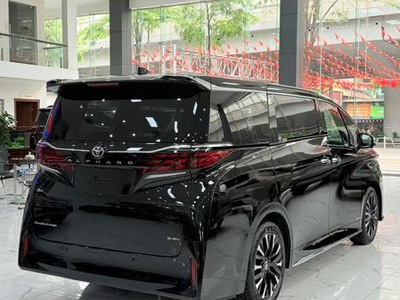Giao ngay Toyota Alphard HEV sản xuất 2026 3