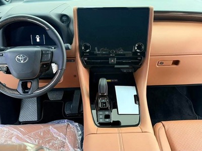 Giao ngay Toyota Alphard HEV sản xuất 2026 5