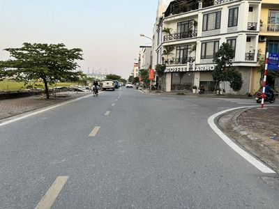 Bán 90m2 đất mặt phố Đồng Thanh - TĐC Giang Biên - Vị trí đắc địa, vỉa hè rộng, phù hợp làm VP 4
