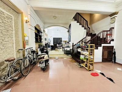 Bán 73m 4 Tầng 6m.Mặt Tiền. Hoàng Quốc Việt Cầu Giấy 0