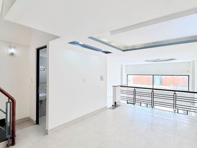 Sát mặt tiền phạm văn đồng - bình thạnh - 5 tầng btct - 45m2 - sổ a4 hoàn công đủ - chỉ 7.x tỷ còn 1