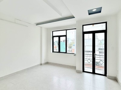 Sát mặt tiền phạm văn đồng - bình thạnh - 5 tầng btct - 45m2 - sổ a4 hoàn công đủ - chỉ 7.x tỷ còn 2