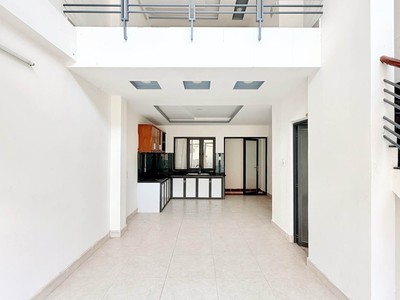 Sát mặt tiền phạm văn đồng - bình thạnh - 5 tầng btct - 45m2 - sổ a4 hoàn công đủ - chỉ 7.x tỷ còn 0