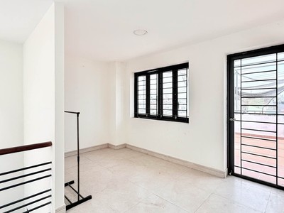 Sát mặt tiền phạm văn đồng - bình thạnh - 5 tầng btct - 45m2 - sổ a4 hoàn công đủ - chỉ 7.x tỷ còn 3