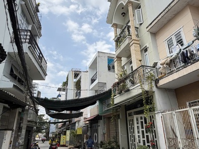 Siêu phẩm hẻm 6m thông kd đ số 11 bhh gần chợ 26/3 khu vip nhà lầu 58m2-2 tầng 5 tỷ 2 0