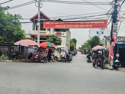Căn nhà 3 tầng - Xây độc lập - Mặt ngõ thông 4m - Ngay gần ngã tư Đông Lãm - Đa Phúc 4