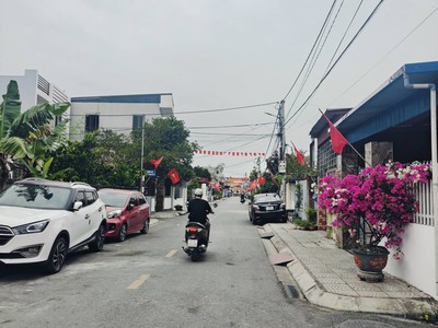 Căn nhà 3 tầng - Xây độc lập - Mặt ngõ thông 4m - Ngay gần ngã tư Đông Lãm - Đa Phúc 6