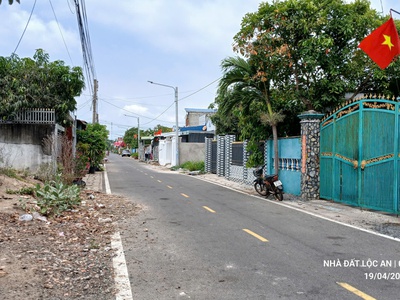 Bán Nhà Đất 15,5x20 Gần Hồ Tràm   2 Căn Nhà, 4PN, Giá 5 Tỷ, Cách Biển 5 Phút 5