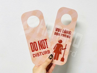 Tag treo cửa phòng khách sạn 1