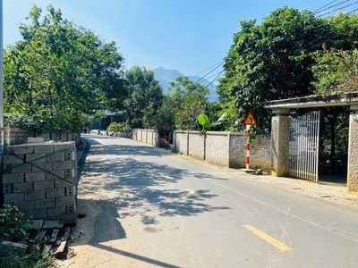 Tôi cần bán mảnh đất 100m2 full thổ cư tại trung tâm hoà lạc gần metro 5 4