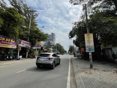 Quận 7, lô đất mặt tiền hoàng quốc việt, 10,8x60m, có lối đi sau, giá 115 tỷ, bán gấp 1