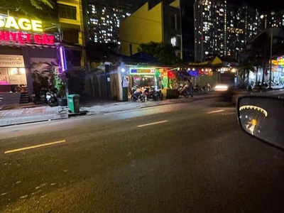 Quận 7, lô đất mặt tiền hoàng quốc việt, 10,8x60m, có lối đi sau, giá 115 tỷ, bán gấp 2