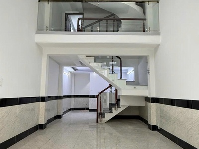 7 chỗ đậu cửa - 4 tầng - sát mặt tiền - huỳnh văn nghệ - tân bình - nhĩnh 5 tỷ 1