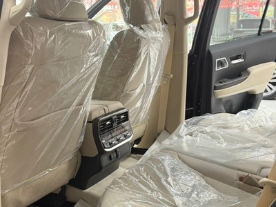 Bán Toyota Land Cruiser LC300 sản xuất 2026, mới 100. xe giao ngay. 6