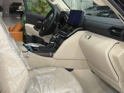 Bán Toyota Land Cruiser LC300 sản xuất 2026, mới 100. xe giao ngay. 8