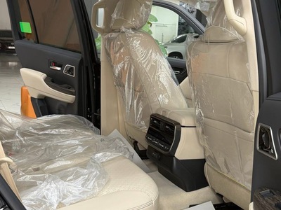 Bán Toyota Land Cruiser LC300 sản xuất 2026, mới 100. xe giao ngay. 9