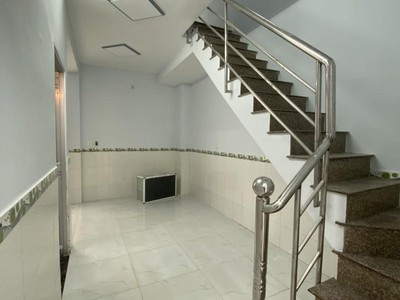 Nhà linh đông hẻm ô tô   sát phạm văn đồng   chỉ 4.5 tỷ 0