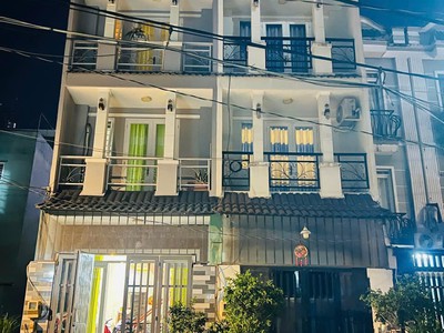 Nhà mới 4 tầng, hẻm xe hơi gần Lê Văn Lương 2