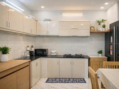 Nhà mới 4 tầng, hẻm xe hơi gần Lê Văn Lương 0