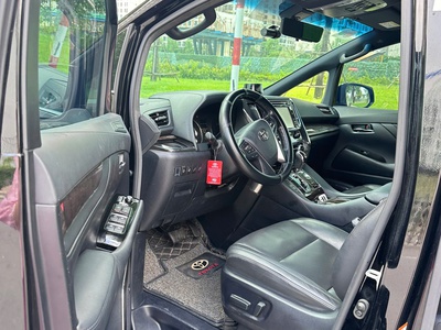Cho thuê Toyota Alphard kèm tài xế 3