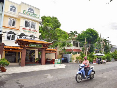 Bán Gấp Nhà Hàng Góc 2 Mặt Tiền Huỳnh Lan Khanh Tân Bình 2
