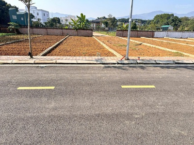 Bán đất phú cát, hòa lạc 100m2 full thổ cư đường ô tô tránh 4