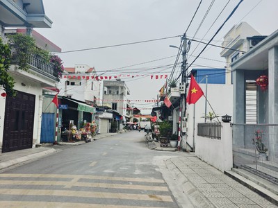 Lô đất hơn 60m2 - 2 mặt thoáng - Đường thông 4m - Cách chợ chỉ vai bước chân - Trung tâm Đông Lãm 3