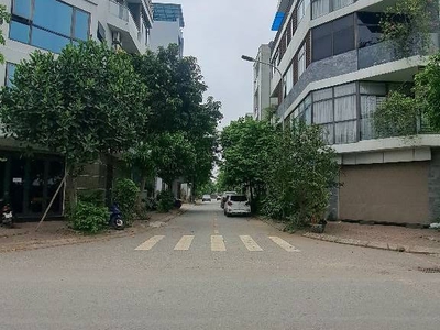 Bán đất tđc thạch bàn 90m2- mt 5.3m- lô góc- ô tô tránh- hơn 20 tỷ. 0