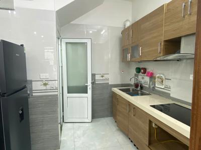 Cho thuê nhà 4 p.ngủ phố Văn Cao, DT: 46m2. 2