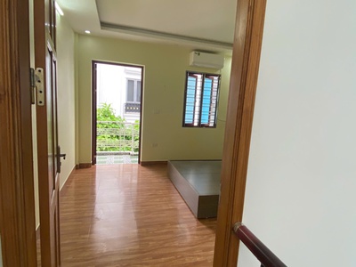 Cho thuê nhà 4 p.ngủ phố Văn Cao, DT: 46m2. 3
