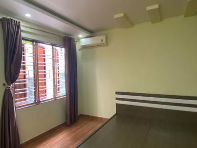 Cho thuê nhà 4 p.ngủ phố Văn Cao, DT: 46m2. 5