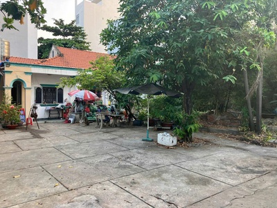 Quận 12  hxh cách mt 20m - 1100m2 full thổ cư - rộng 42m 1