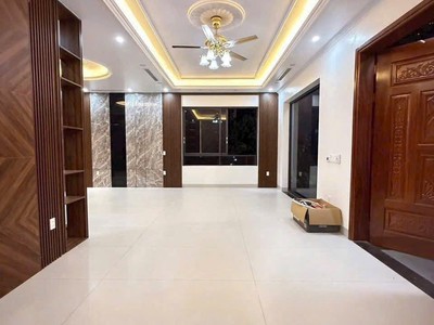 Bán căn biệt thự mặt phố khu Đỉnh Long, ph Tân Bình, TP HD, 174m2, mt 12m, thang máy 0