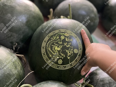 Bạn cần khắc dưa hấu cưới hỏi đẹp   lấy nhanh 3