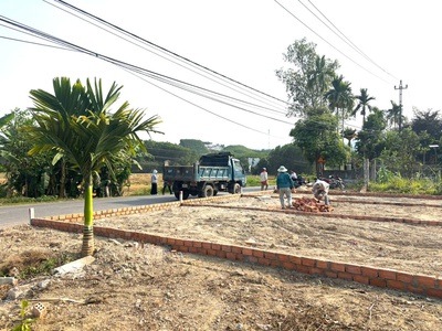 Siêu phẩm mặt tiền QL14G, lô 2 mặt tiền thông thoáng chỉ với giá 1 tỷ 490tr 2