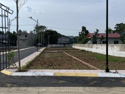 CHỦ CẮT LỖ 300TR lô đất 100m ngay trục chính gần trường đh FPT và HV Tài Chính 1