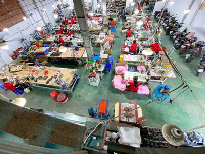 Gia công đồ da số lượng linh hoạt   Giải pháp giúp Local Brand test sản phẩm 1