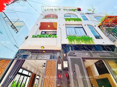 Vincom phan văn trị  căn góc 2mt thoáng sáng  nhà mới 4 tầng  chỉ 8,x đồng 2