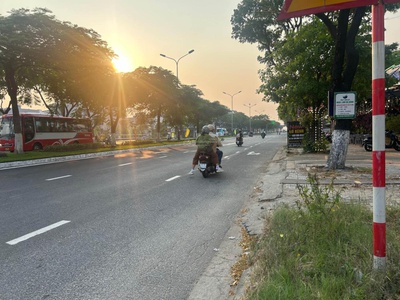 Siêu phẩm đất 2 mặt tiền hoàng thị loan 171m  trục 42m gần biển 1