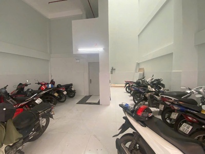 Bán tòa chdv 6 tầng - dt 181m2 - sd 600m2 - hđt 105tr/ tháng 1