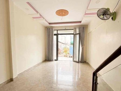 10tr  Nhà Cho Thuê 3PN 3WC Đường Phạm Văn Đồng, P. Linh Tây   hẻm ô tô 2