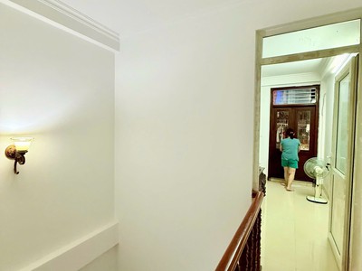 Bán nhà mặt phố Dương Văn Bé-60Mx4T-mặt tiền lớn-vỉa hè rộng-kinh doanh sầm uất 2
