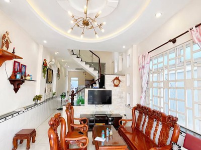 Mặt tiền kinh doanh giáp lê thúc hoạch   103m2 ngang 6   4 tầng   giá chỉ 7.x 0