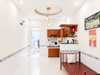 Mặt tiền kinh doanh giáp lê thúc hoạch   103m2 ngang 6   4 tầng   giá chỉ 7.x 4