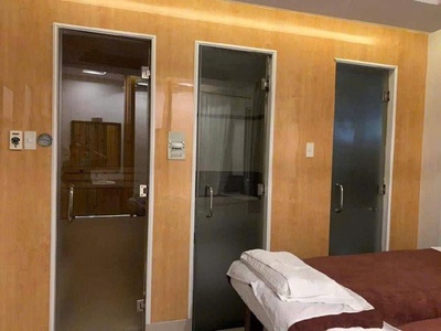 Quận 7, cần bán khách sạn 3 sao, 8 tầng, chỉ hơn 40 tỷ, tại khu dân cư tân quy, mới 2