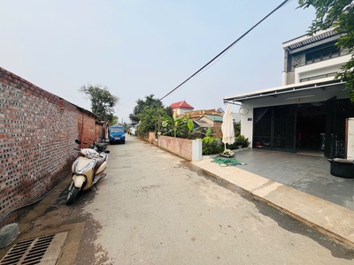  độc nhất - lô đất hơn 200m  trục chính thôn   sát nhà máy in tiền 1