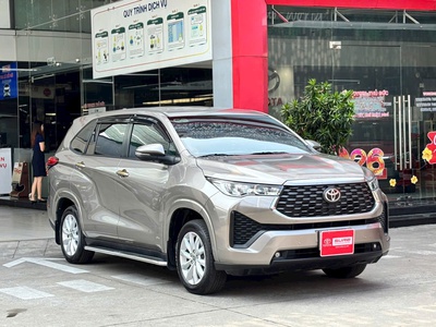 Innova Cross V 2025    Màu Nâu   Giá bán 830tr có thương lượng 7