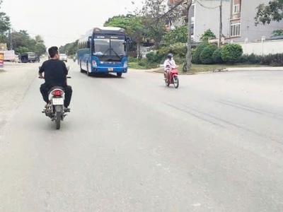 Bán đất thổ cư 209m2, mặt tiền 11m, đường 21, quốc oai, hà nội. sổ đỏ. giá 35tr/m2. 0
