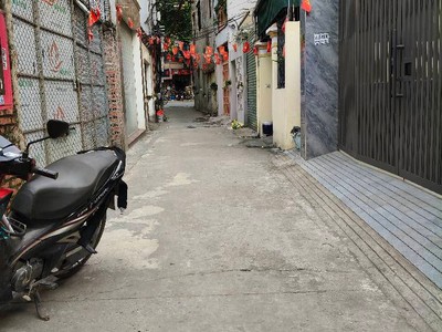 Tìm đất đầu tư thạch bàn 9 tỷ 50m mặt tiền 5m ngõ thông,long biên 3