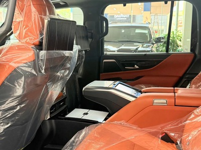 Giao ngay Lexus LX600 4 chỗ VIP, sản xuất 2026. 8